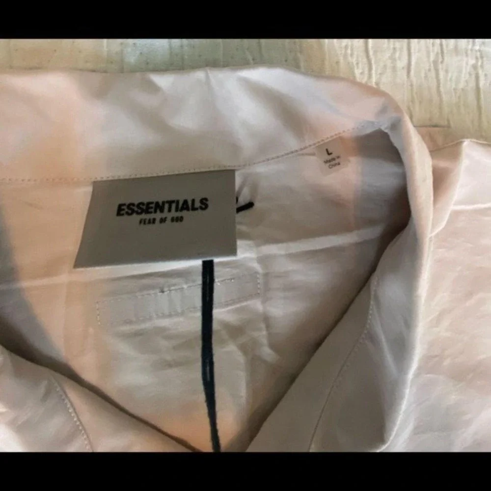 Fear‎ of God Essentials Coaches Jacket STONE LARGE